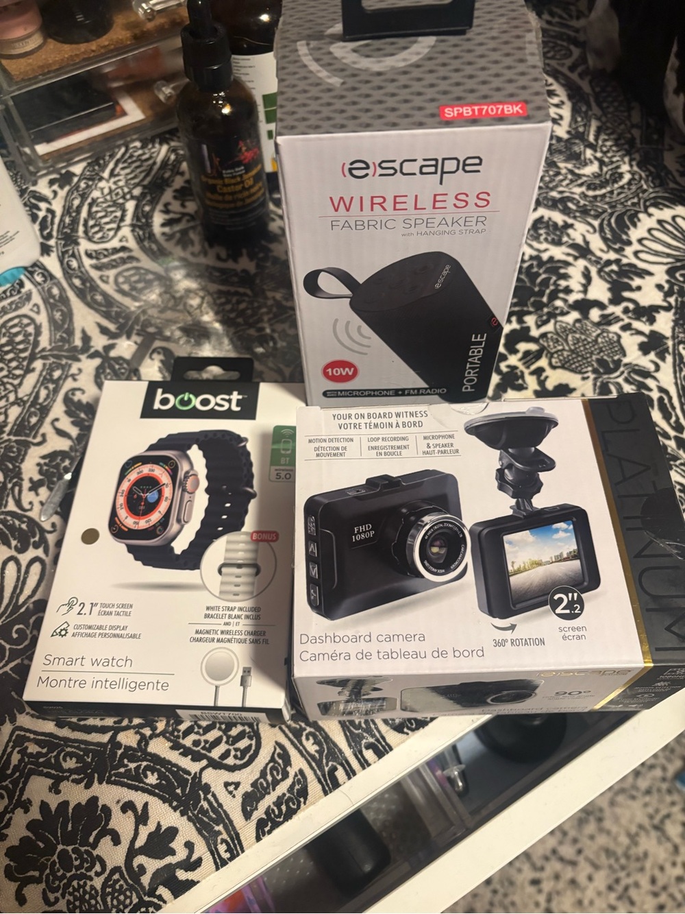 Dash cam, speaker, smart watch lot